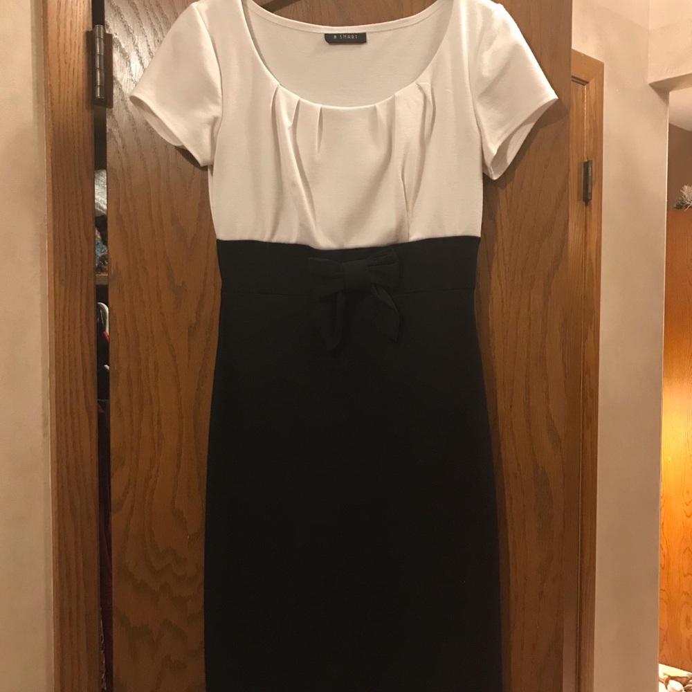 B Smart Cream and Black Dress Size Small
